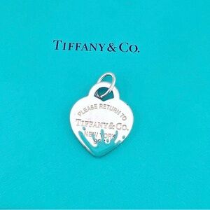 Tiffany & Co. Brand New, Authentic blue splash heart charm “Return to Tiffany”.